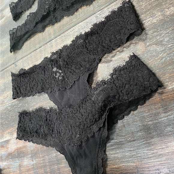 2 Aerie Eyelash Lace Thongs - Picture 2 of 4